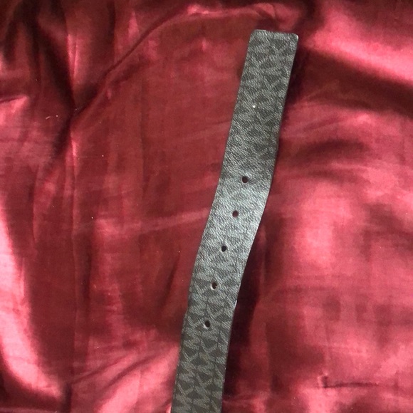 Size M authentic Michael kors belt - Picture 3 of 4